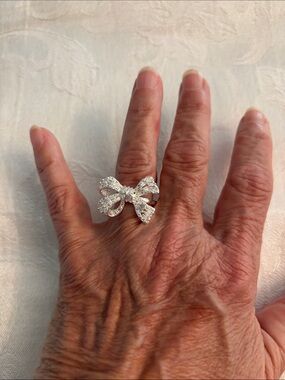 Elegant Silver colored Bow Crystal Ring - Women's Jewelry